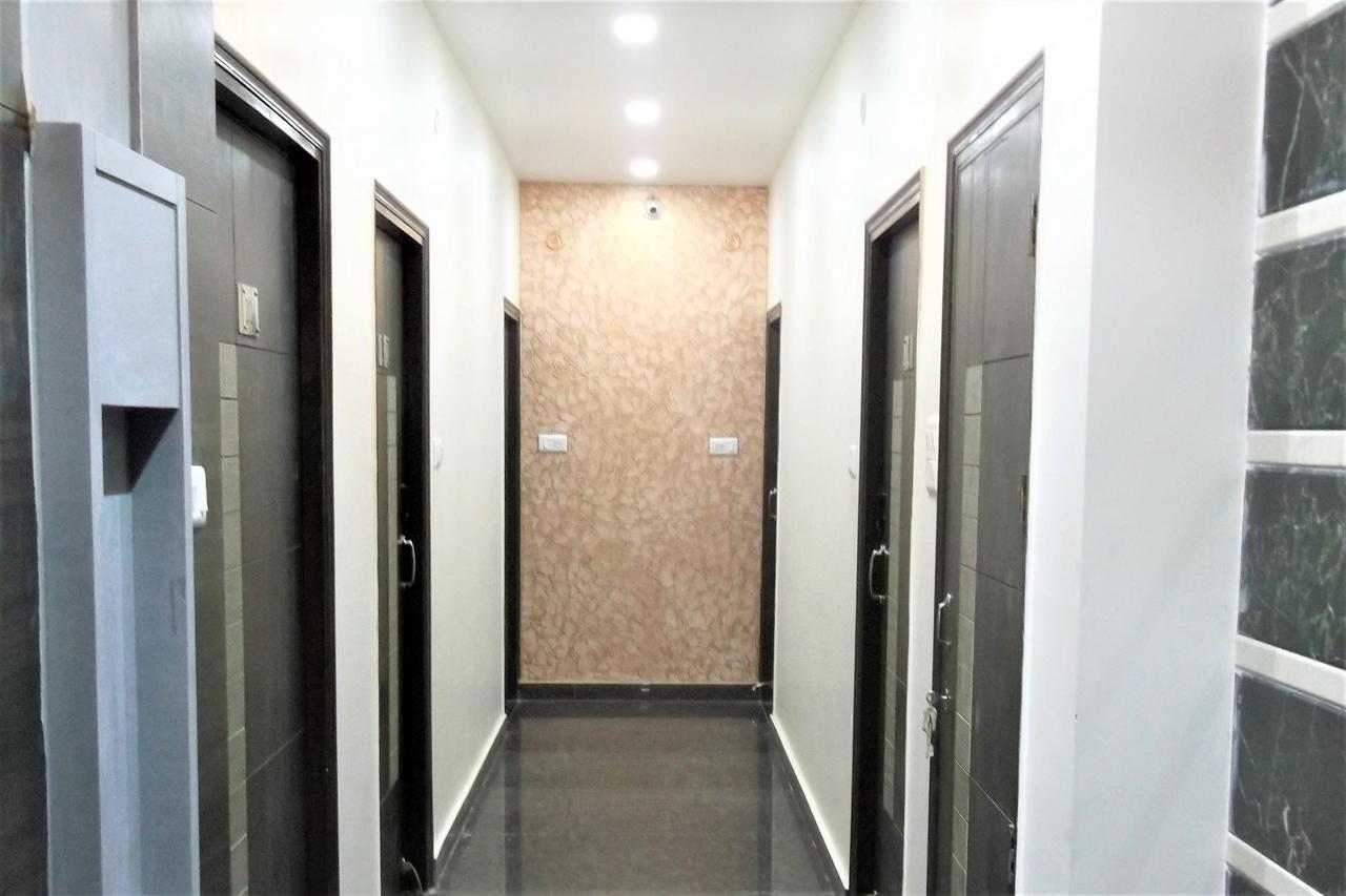 Oyo 10360 Hotel Grand Manoranjan Gorakhpur Luaran gambar