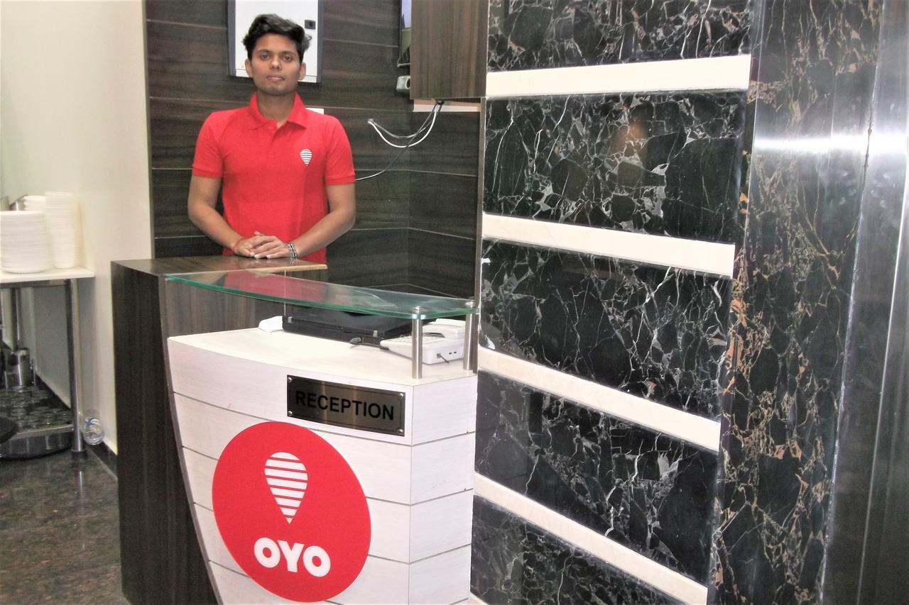 Oyo 10360 Hotel Grand Manoranjan Gorakhpur Luaran gambar