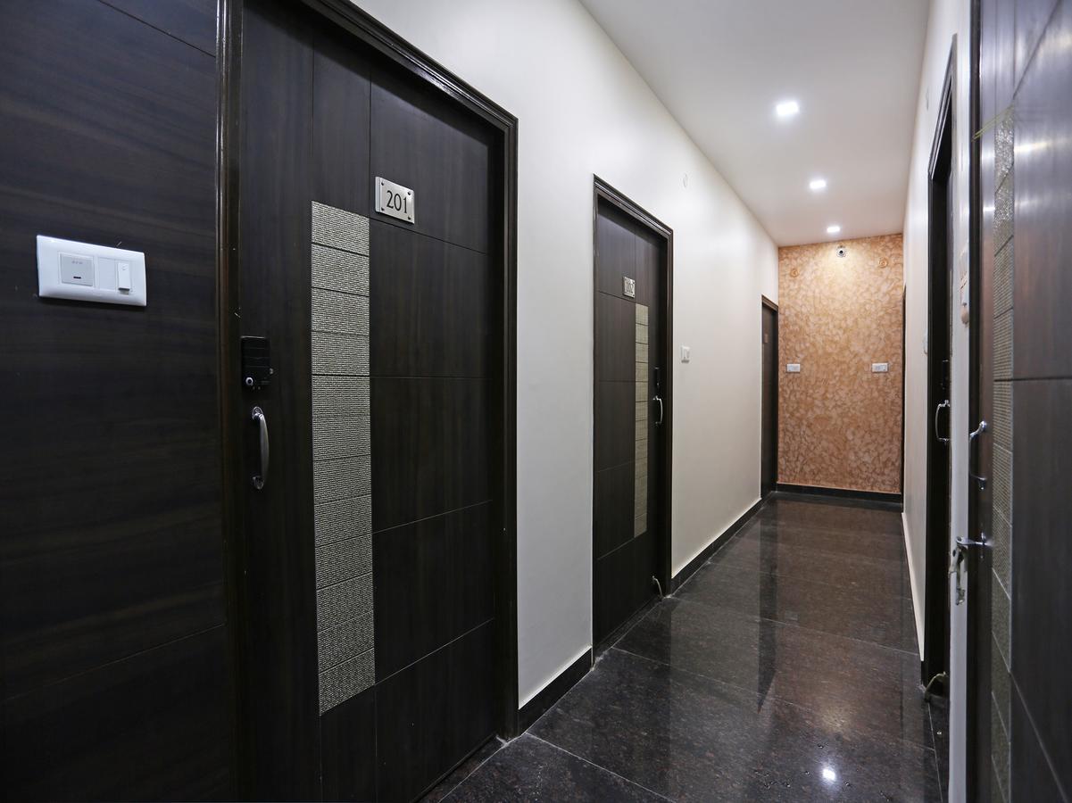 Oyo 10360 Hotel Grand Manoranjan Gorakhpur Luaran gambar