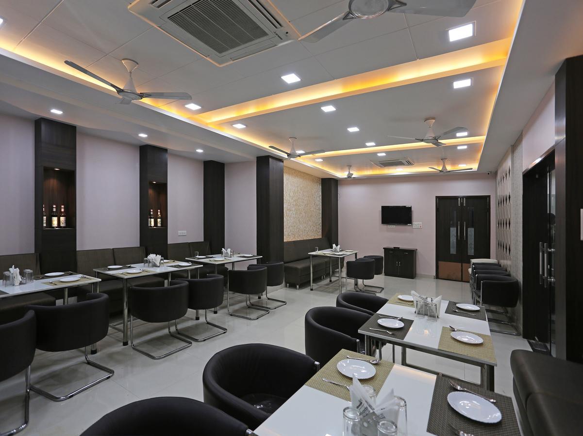 Oyo 10360 Hotel Grand Manoranjan Gorakhpur Luaran gambar