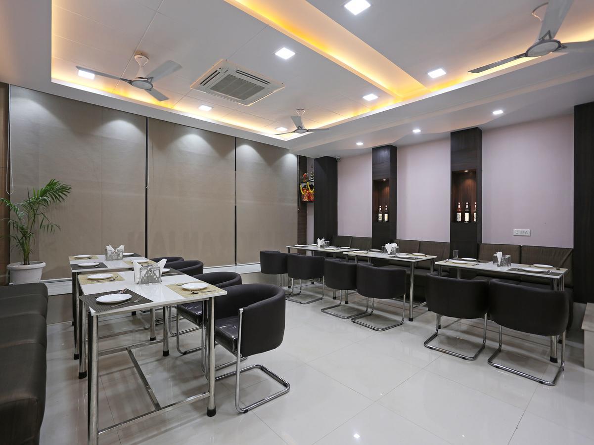 Oyo 10360 Hotel Grand Manoranjan Gorakhpur Luaran gambar