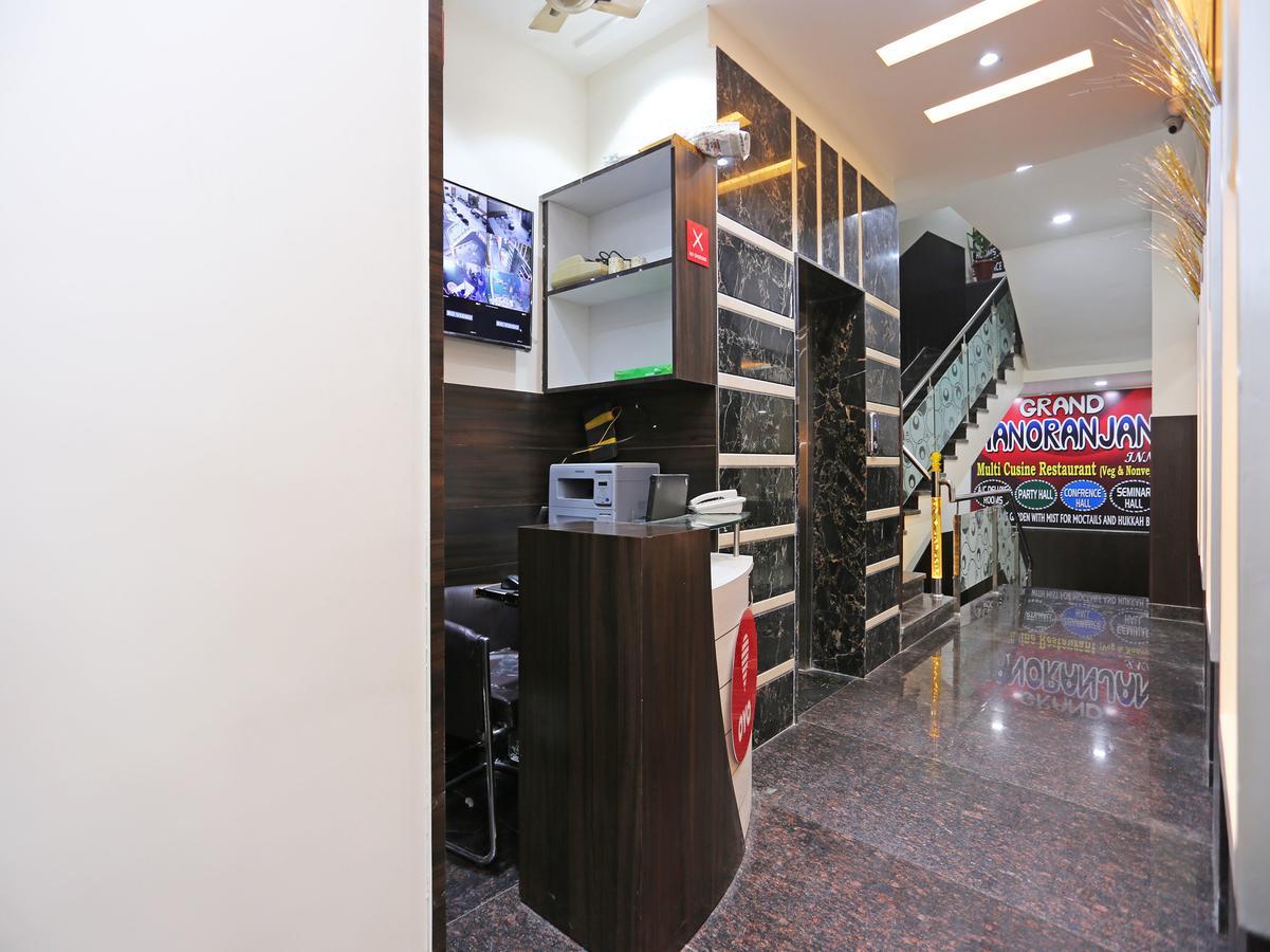 Oyo 10360 Hotel Grand Manoranjan Gorakhpur Luaran gambar