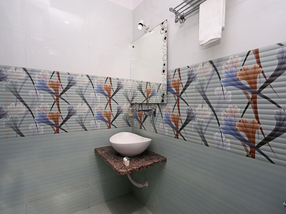 Oyo 10360 Hotel Grand Manoranjan Gorakhpur Luaran gambar