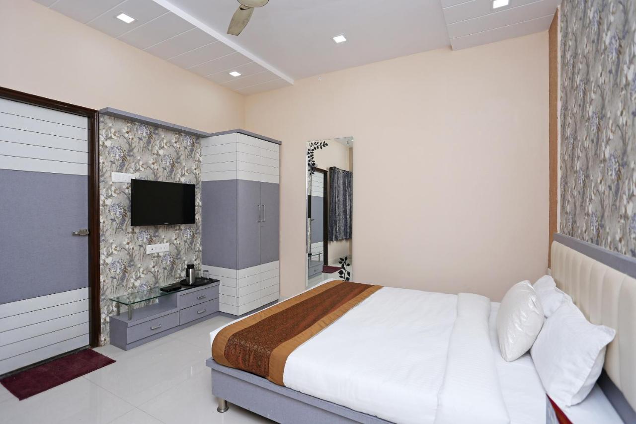 Oyo 10360 Hotel Grand Manoranjan Gorakhpur Luaran gambar