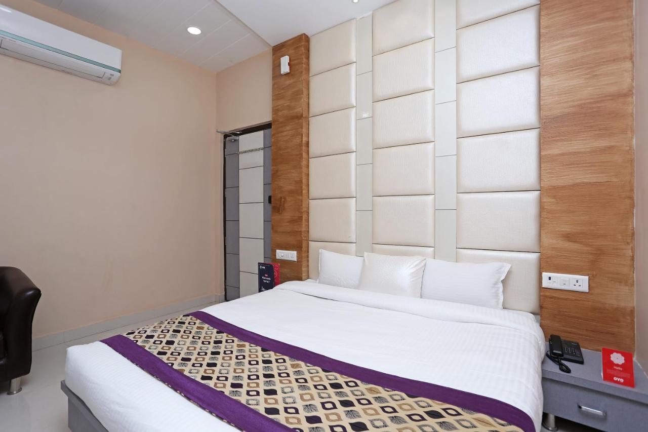 Oyo 10360 Hotel Grand Manoranjan Gorakhpur Luaran gambar